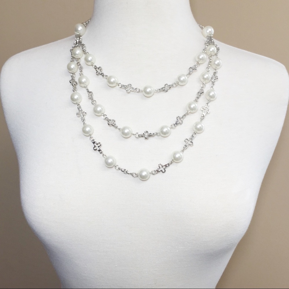 3 Row Pearl Silver Quatrefoil Layered Necklace Set - Picture 3 of 3